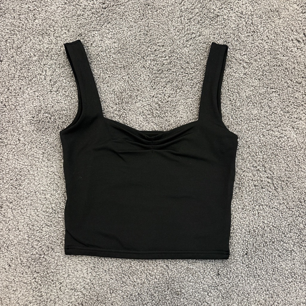 ReoRia Black Crop Top